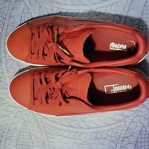 Red leather Puma Clydes men's sz8.5
